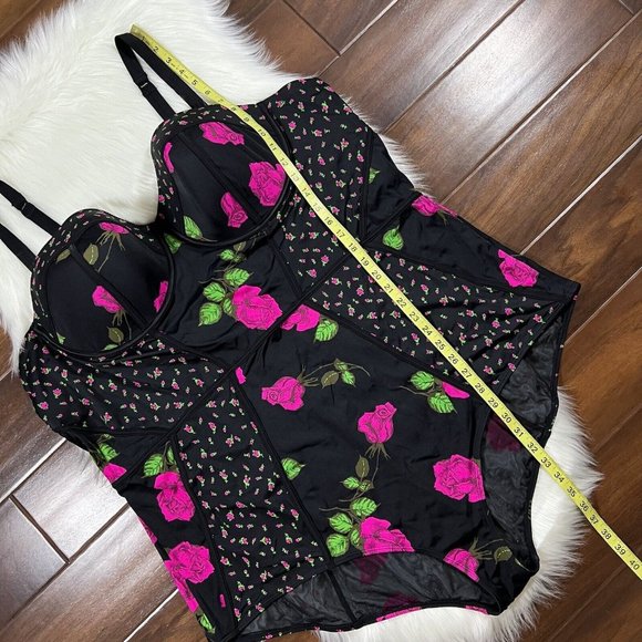Torrid Betsey Johnson Women's Plus Size 6 Black Floral Rose One Piece Swim Suit - Picture 5 of 13